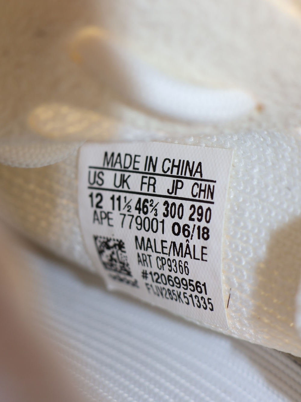 Yeezy Boost 350 V2 "Cream White" - Picture 9 of 9